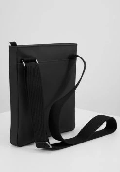 Lacoste FLAT CROSSOVER BAG - Across Body Bag - Black -Lacoste Sales Store 0015c19e486d47138459d880378a8829