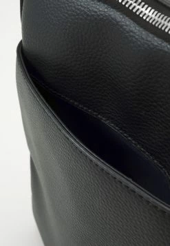 Lacoste UNISEX - Across Body Bag - Black -Lacoste Sales Store 0419e3b41ba14d48876e2433b70a9837