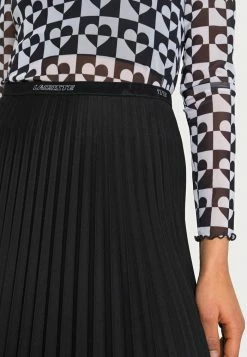 Lacoste EXCLUSIVE - A-line Skirt - Black -Lacoste Sales Store 05fb6fc6421f404e9d6b0b817aacbc08