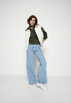 Lacoste Sales Store -Lacoste Sales Store 07a26e03340b48e4aae6a02741e23754