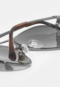 Lacoste UNISEX - Sunglasses - Grey -Lacoste Sales Store 07b05caec4b8439e9c17c5848d6c6655