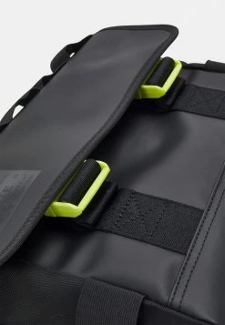 Lacoste OUTDOOR CROC MESSENGER BAG UNISEX - Across Body Bag - Noir/lime -Lacoste Sales Store 0e0faa29d42e4380bd13c78012125e23