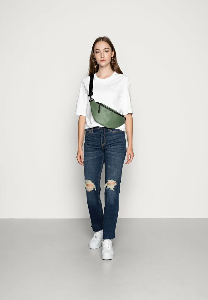 Lacoste Basic T-shirt - White 4 Lacoste Basic T-shirt - White - Image 2