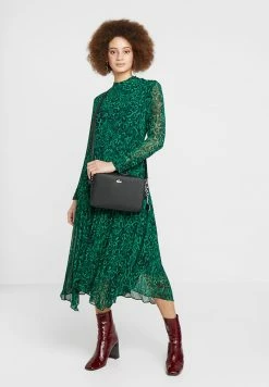 Lacoste SQUARE CROSSOVER BAG - Across Body Bag - Black -Lacoste Sales Store 1373718909fb4198ae99f3122053861a