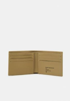 Lacoste SEASONAL BILLFOLD - Wallet - Viennois Farine -Lacoste Sales Store 17ab5b8dd4684a02a936b7c3f40ce9e4