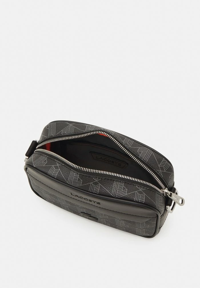 Lacoste THE BLEND UNISEX - Across Body Bag - Noir Gris 5 Lacoste THE BLEND UNISEX - Across Body Bag - Noir Gris - Image 3