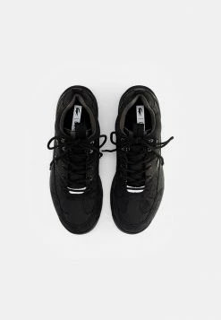 Lacoste URBANBREAKER - Trainers - Blk/blk 11 Lacoste URBANBREAKER - Trainers - Blk/blk -Lacoste Sales Store 1c58d4227c794fed8ef3eb01e997a153