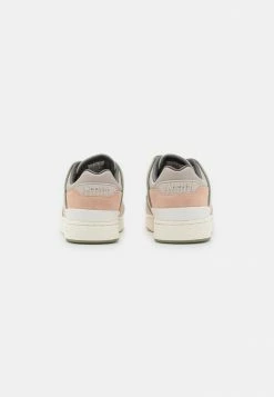 Lacoste COURT CAGE - Trainers - Off White/light Brown -Lacoste Sales Store 22bd1e612cdd4412b90c32c885abd0e8