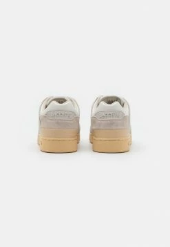 Lacoste COURT CAGE - Trainers - Off White -Lacoste Sales Store 22f74a7a18864495b841e029478e5adf
