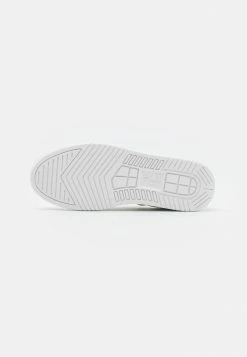 Lacoste L001 - Trainers - White/offwhite 15 Lacoste L001 - Trainers - White/offwhite -Lacoste Sales Store 233c454a5e5b435a91a74b0306f2224d
