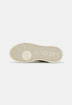 Lacoste Trainers - White/light Pink 12 Lacoste Trainers - White/light Pink -Lacoste Sales Store 23be0a4cb4db48f68065f32d05b8136c