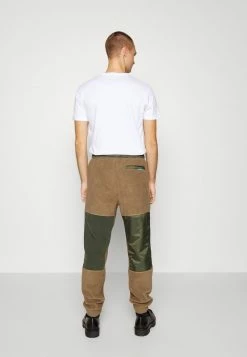 Lacoste Tracksuit Bottoms - Leafy/baobab -Lacoste Sales Store 2b3cc5d0918f4ece8023ea4b4b981b51