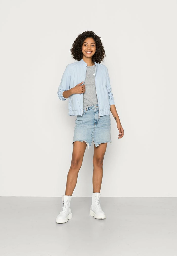 Lacoste EXCLUSIVE - Print T-shirt - Silver Chine 4 Lacoste EXCLUSIVE - Print T-shirt - Silver Chine - Image 2