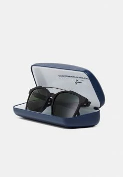 Lacoste Sunglasses - Matte Black -Lacoste Sales Store 382d77d9b1f24ae08f1f6142ff5878b4