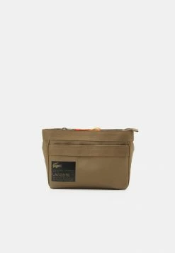 Lacoste OUTDOOR CROC REPORTER UNISEX - Across Body Bag - Leafy Celosie
