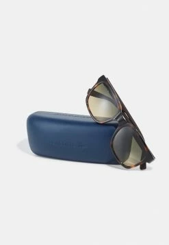 Lacoste Sunglasses - Havana -Lacoste Sales Store 5c629eceedb64e0d8000e9a0cfbdc4f2