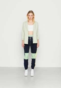 Lacoste Tracksuit Bottoms - Navy Blue/cosmic Limeira Wormwood 8 Lacoste Tracksuit Bottoms - Navy Blue/cosmic Limeira Wormwood -Lacoste Sales Store 5eddd79f05564a428439bf5608b15b7b