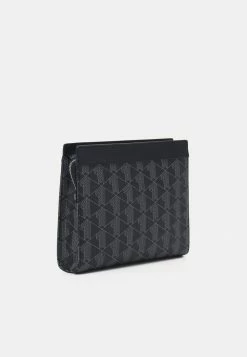 Lacoste THE BLEND - Wash Bag - Noir Gris -Lacoste Sales Store 6ac5be1da3b94963b1e8bea8a952e0d5