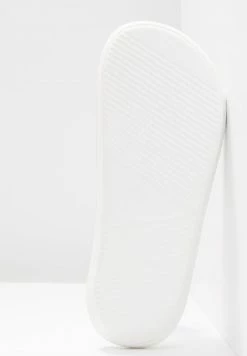 Lacoste CROCO SLIDE - Pool Slides - White 15 Lacoste CROCO SLIDE - Pool Slides - White -Lacoste Sales Store 6b64526d8c894210b7eae735fc03ff0a