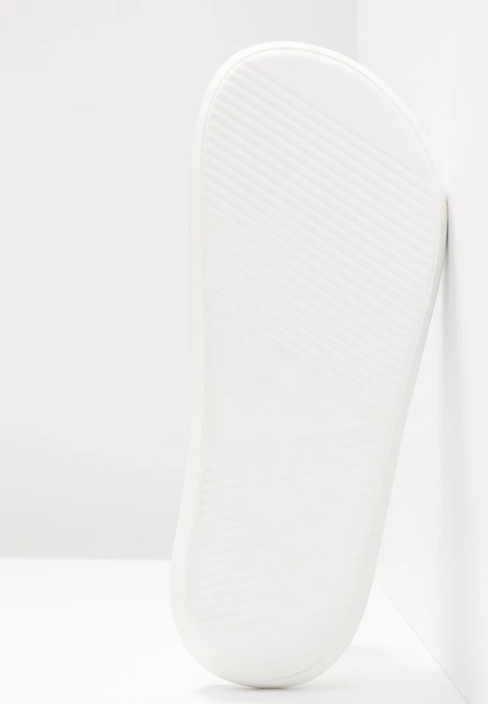 Lacoste CROCO SLIDE - Pool Slides - White 9 Lacoste CROCO SLIDE - Pool Slides - White - Image 7
