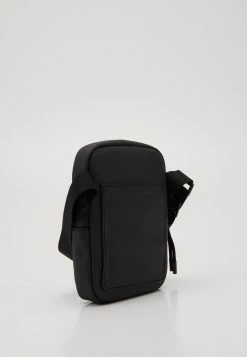 Lacoste Across Body Bag - Noir -Lacoste Sales Store 6da762a881284438b6586a314eb7edd1