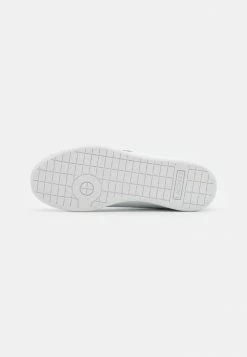 Lacoste CARNABY EVO - Trainers - White -Lacoste Sales Store 72dbf31688f84f5887094fb49e13279a