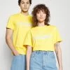 Lacoste EXCLUSIVE UNISEX GUEOE - Print T-shirt - Yellow -Lacoste Sales Store 75bf138ea78c457d9fdfd9923d9d4320
