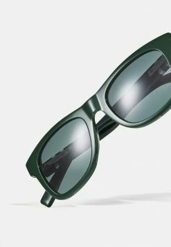 Lacoste Sunglasses - Green -Lacoste Sales Store 7726e2a226ef4d9792f9b79cbf8755aa