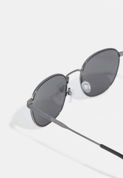 Lacoste UNISEX - Sunglasses - Semimatte Dark Gunmetal 9 Lacoste UNISEX - Sunglasses - Semimatte Dark Gunmetal -Lacoste Sales Store 7a1a34cdb5634633a8d2aee9f20f363d
