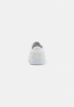 Lacoste POWERCOURT - Trainers - White -Lacoste Sales Store 7e7fdf56bfdb4dc0a7da782298d8b276