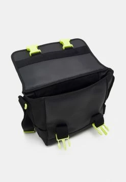 Lacoste OUTDOOR CROC MESSENGER BAG UNISEX - Across Body Bag - Noir/lime -Lacoste Sales Store 84d95e72bb8f42c58af12c6fd1553844