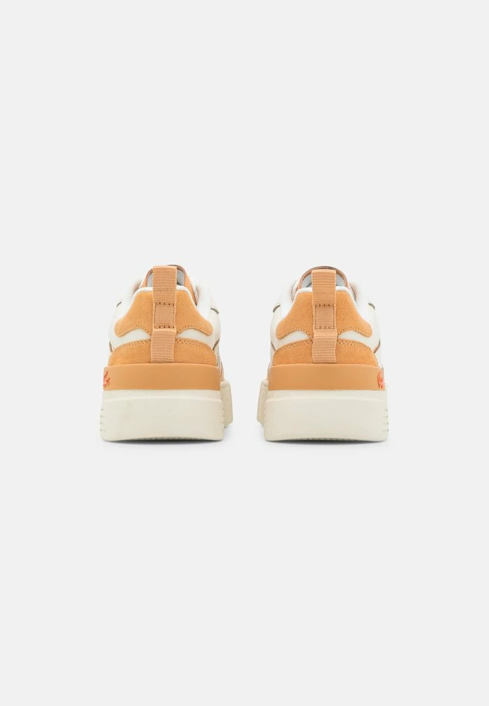 Lacoste Trainers - White/light Pink 6 Lacoste Trainers - White/light Pink - Image 4