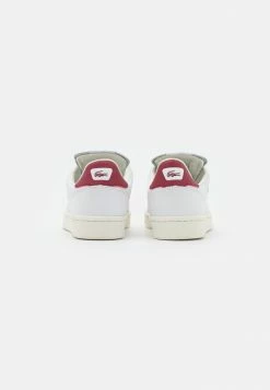 Lacoste MASTERS CLASSIC - Trainers - White/burgundy -Lacoste Sales Store 8fe66d1a478940849476c2b7a0999760