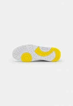 Lacoste T-CLIP UNISEX - Trainers - White/yellow -Lacoste Sales Store 91b39b1e1e6140c2ab084ade41257118