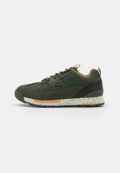 Lacoste URBAN BREAKER - Trainers - Dark Green/off White