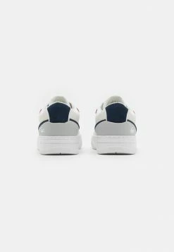 Lacoste L001 - Trainers - White/navy/red 17 Lacoste L001 - Trainers - White/navy/red -Lacoste Sales Store 9fddac55d80f496cb22812ea7875f111