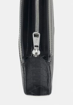 Lacoste THE BLEND - Wash Bag - Noir Gris -Lacoste Sales Store a847e14317b14e8395d0a2109102548c