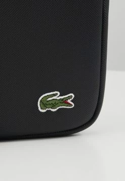 Lacoste FLAT CROSSOVER BAG - Across Body Bag - Noir -Lacoste Sales Store ae22acf973e54fe08cc41d799290598e