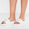 Lacoste CROCO SLIDE - Pool Slides - White -Lacoste Sales Store b1f114979e0542cba3b69db30c8dd40d