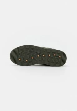 Lacoste URBAN BREAKER - Trainers - Dark Green/off White -Lacoste Sales Store b3c71c2b8afa424599827e4991a0ab40