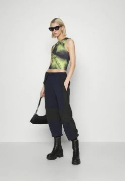 Lacoste Sales Store -Lacoste Sales Store bc46db35db4843f2bfb7e424b49f2f4d