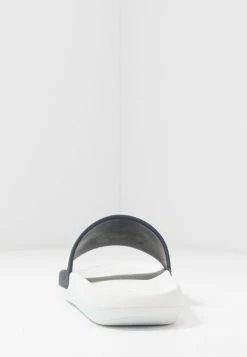 Lacoste CROCO SLIDE - Pool Slides - White/navy/red 11 Lacoste CROCO SLIDE - Pool Slides - White/navy/red -Lacoste Sales Store c6fc177172b84ebb8544bbd376a020ee