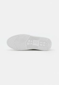 Lacoste Trainers - White/offwhite -Lacoste Sales Store c76f4c2d0f124835b5b06b8ed27297ca
