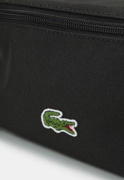Lacoste NEOCROC - Wash Bag - Noir -Lacoste Sales Store c9bd4034afce40ec9610e3d88f30e6d6
