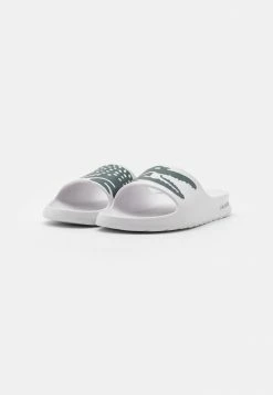 Lacoste CROCO - Pool Slides - White/dark Green -Lacoste Sales Store c9c8c6866fbc47a0adcbc6a979db4289