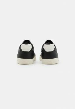 Lacoste LEROND PRO - Trainers - Black/off-white -Lacoste Sales Store cedf37eba41348e5a8e2f73dfe36b944