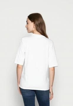 Lacoste Basic T-shirt - White 9 Lacoste Basic T-shirt - White -Lacoste Sales Store d8197471ddc846beb9f2eac4c0055059