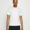 Lacoste Basic T-shirt - Flour -Lacoste Sales Store d9e33b235544496db63f7e50a05bbda0