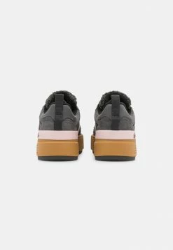 Lacoste Trainers - Black/pink -Lacoste Sales Store daa8fe66b347491096226ebf38cdcc50