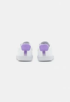 Lacoste CARNABY - Trainers - White/purple -Lacoste Sales Store dd3fcd4e29794695b55cd3624657ec0c